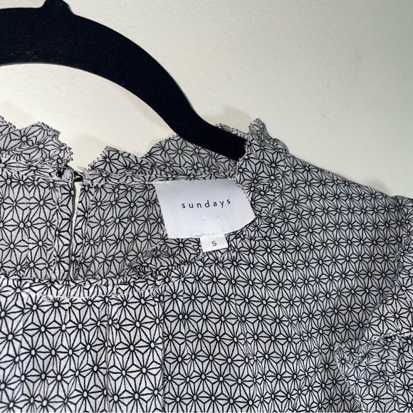 Sundays Alexa Blouse 100% Cotton Ruffle Sleeves Grey Print Small - Picture 6 of 7